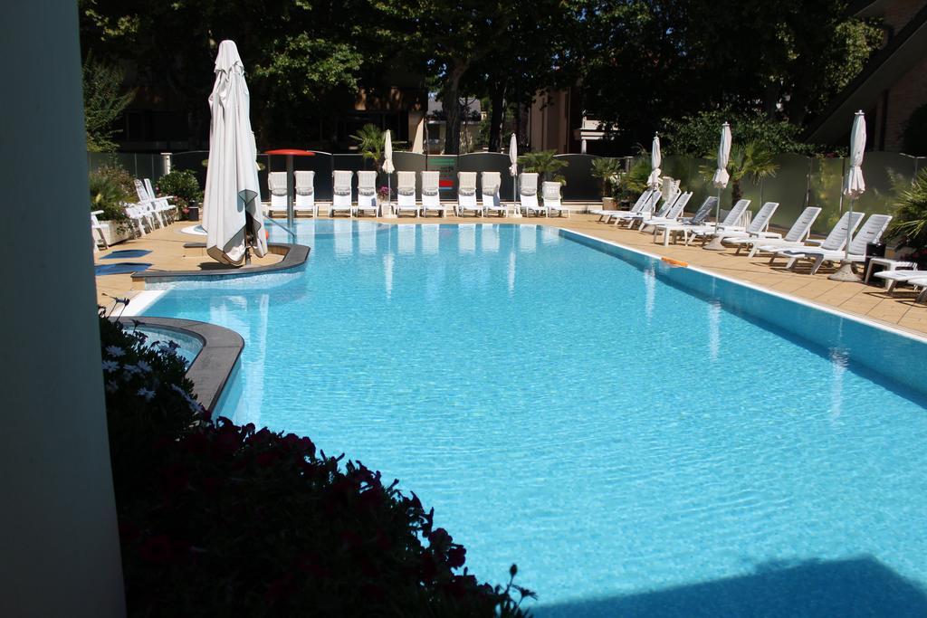 Hotel Rosenblatt Cervia Eksteriør billede