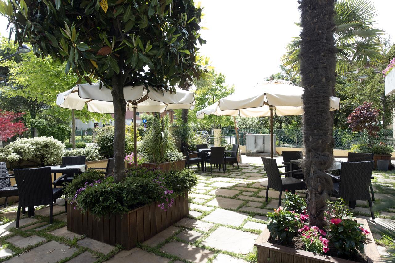 Hotel Rosenblatt Cervia Eksteriør billede