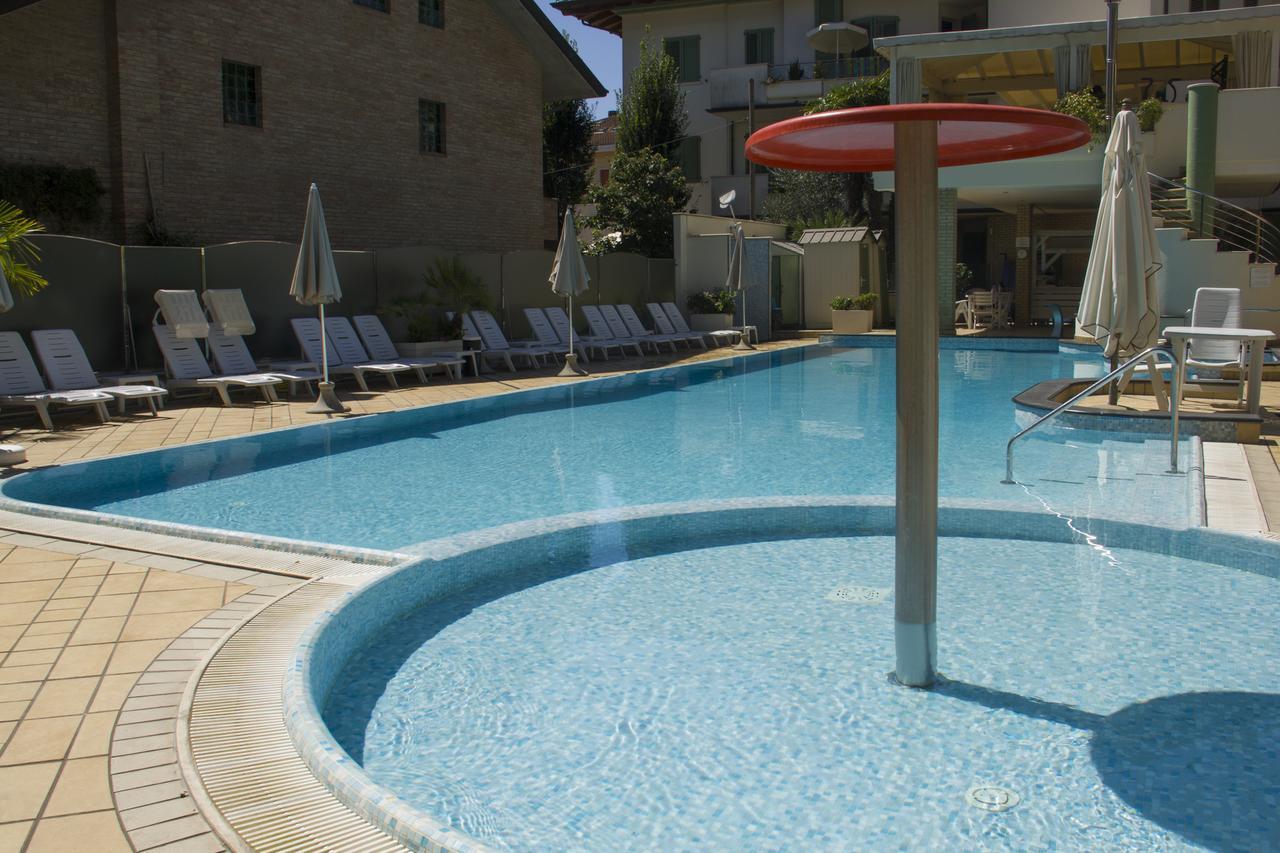 Hotel Rosenblatt Cervia Eksteriør billede