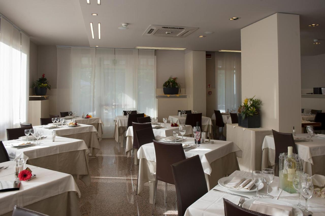 Hotel Rosenblatt Cervia Eksteriør billede