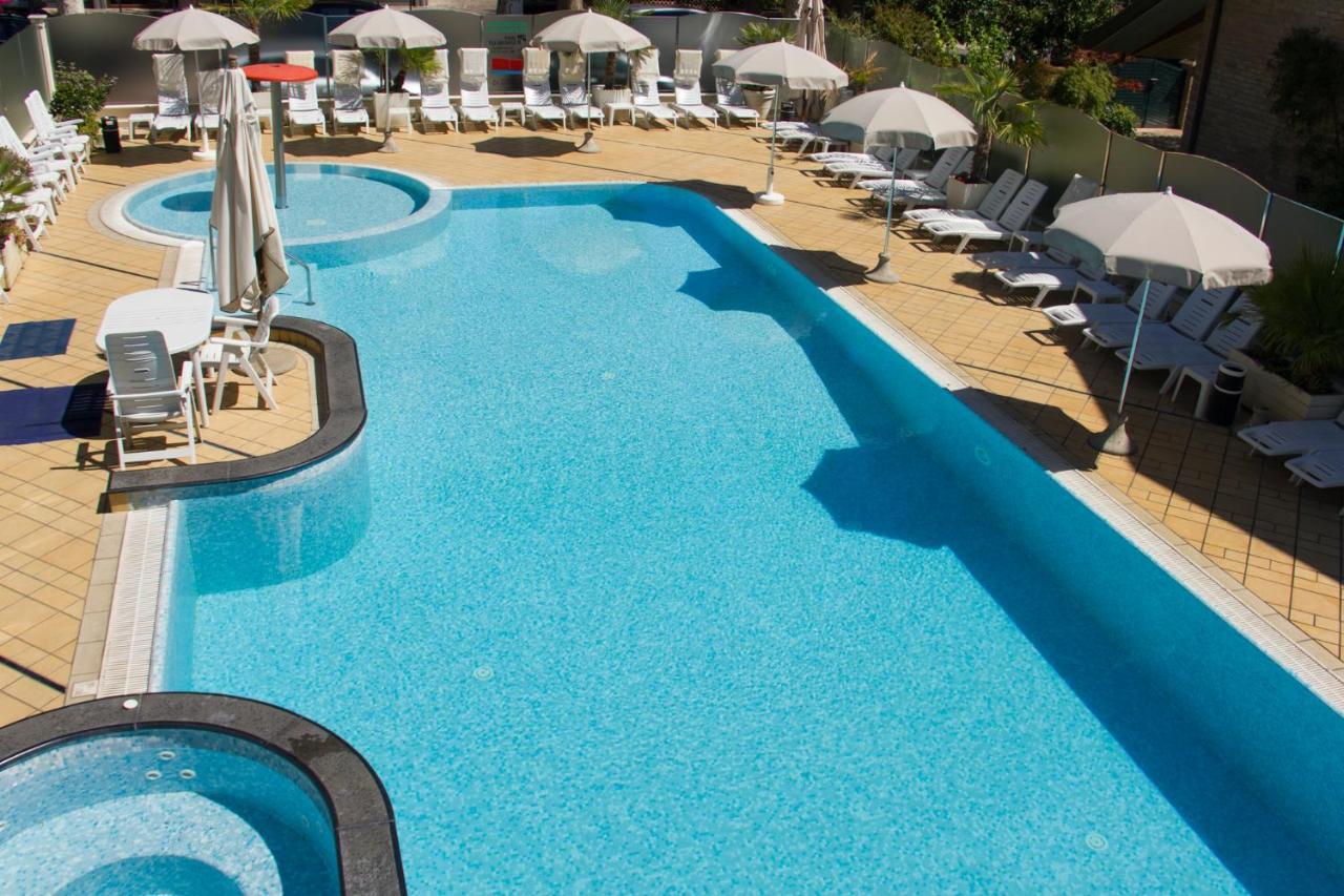 Hotel Rosenblatt Cervia Eksteriør billede